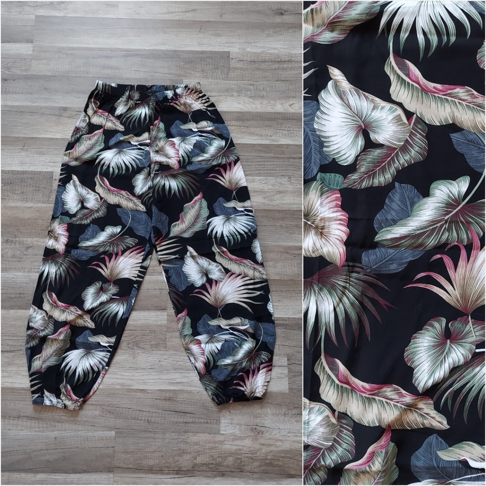 Tropical Plant Print Jogger Medium